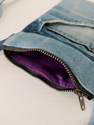 Borsa in jeans azzurro con tracolla e tasche 14x23