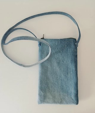 Borsa in jeans azzurro con tracolla e tasche 14x23