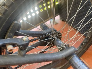 Bicicleta BMX Negra y Naranja