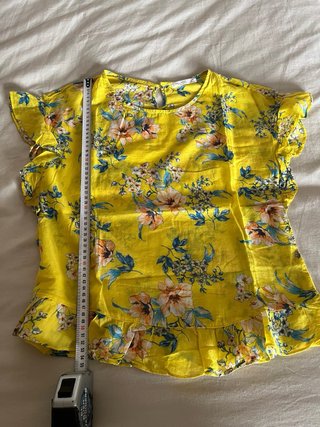Blusa Mango floral amarilla talla S