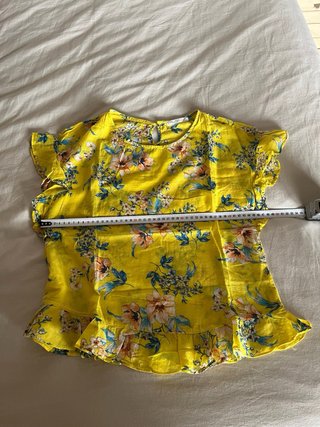 Blusa Mango floral amarilla talla S