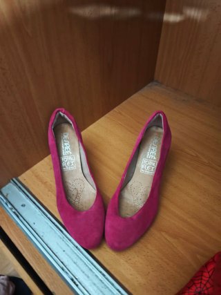 Zapatos y bolso fucsia