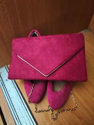 Zapatos y bolso fucsia