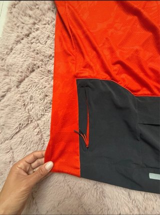 T-shirt uomo Rockrider nera e rossa