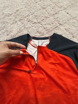 T-shirt uomo Rockrider nera e rossa