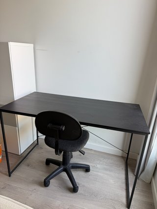 Escritorio moderno negro y blanco