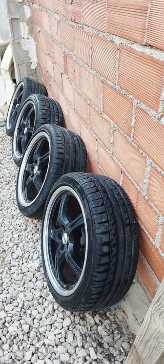 Llantas Momo 18' 5x100 Seat León