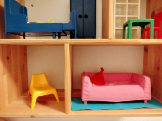Casita de madera IKEA con muebles