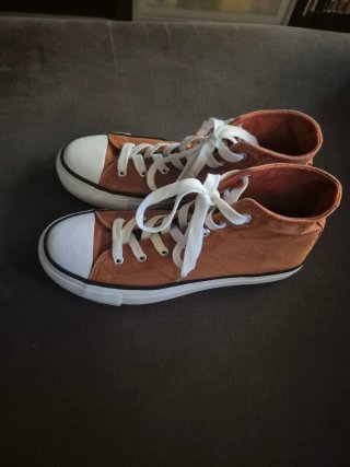 Zapatillas de bota altas naranjas estilo converse