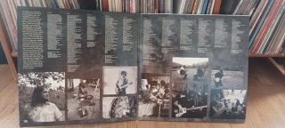 Vinilo Israel Nash Barn Doors and Concrete Floors