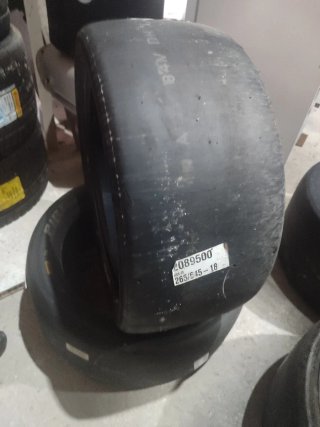 Neumáticos Pirelli Slick 265/645-18