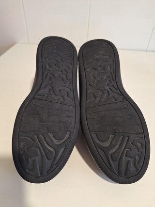 Zapatillas deportiva hombre T-42 negras SEMINUEVAS