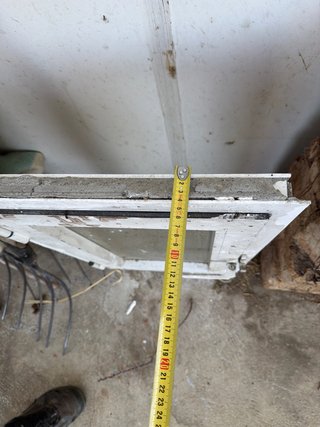 Ventana de aluminio blanca