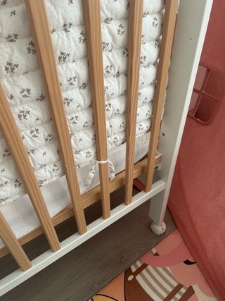Cuna de bebé de madera y blanco( usada como nueva)