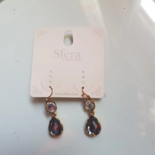 Pendientes Sfera dorados con piedra morada