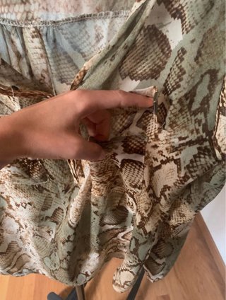 Blusa estampado serpiente