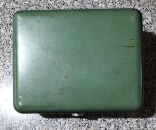 Cassetta portavalori vintage verde