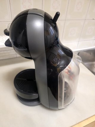 Cafetera Dolce Gusto DeLonghi Negra