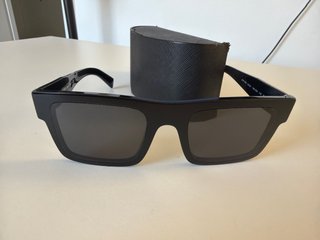 Gafas de sol Prada negras