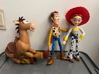Muñecos Toy Story Woody, Jessie y Toro