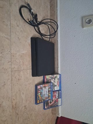 PS4 Slim 500 GB Nero + Giochi