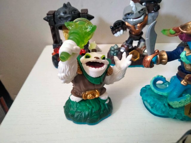 Lote 9 Skylanders Activision variados