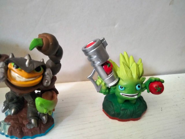 Lote 9 Skylanders Activision variados