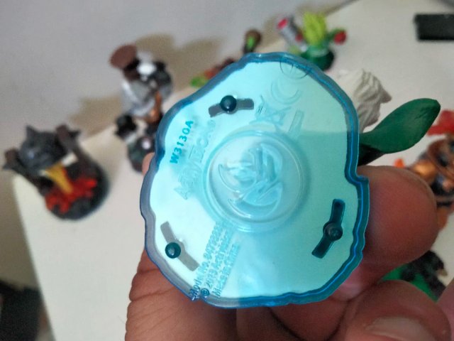 Lote 9 Skylanders Activision variados