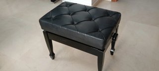 Piano vertical Bohemia 123 negro brillo