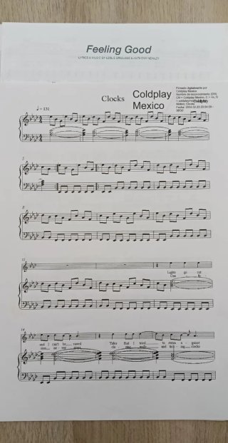 Piano vertical Bohemia 123 negro brillo