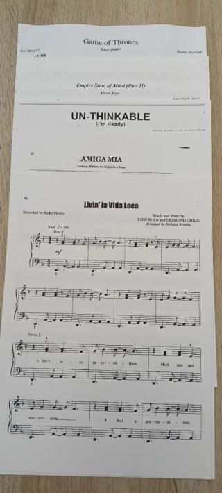 Piano vertical Bohemia 123 negro brillo