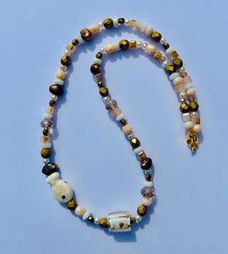 Collana perline vetro e ceramica beige oro