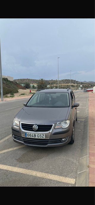 Volkswagen  Touran 2010
