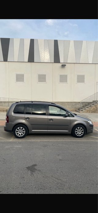 Volkswagen  Touran 2010