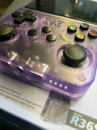 Consola R36S Original + Tarjeta SD 64GB