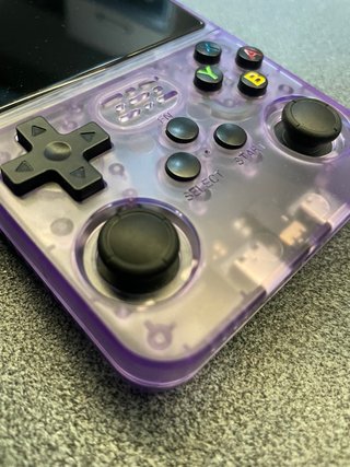 Consola R36S Original + Tarjeta SD 64GB