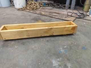 Jardinera de madera artesanal