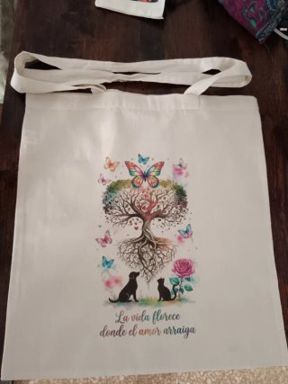 Bolso de tela con diseño de árbol y mariposas