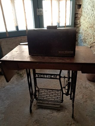Máquina de coser Wertheim BR