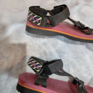 Sandalias Bimba y Lola grises y rosas 39