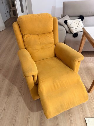 Butaca reclinable con reposapiés