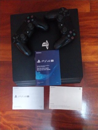 Consola PS4 Pro Negra + 2 Mandos