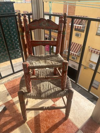 Conjunto de 3 sillas de madera