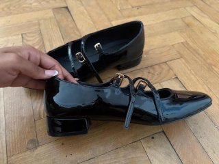 Zapatos charol negros elegantes