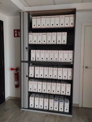 Archivadores de oficina metálicos gratis