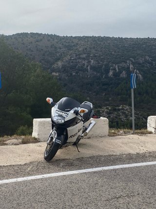 Honda Super Blackbird XX 1100 Bl/White “Repsol”