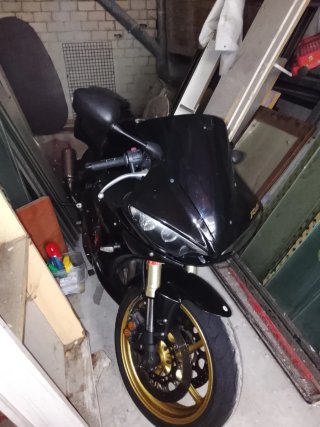 Yamaha R6 2005 Negra