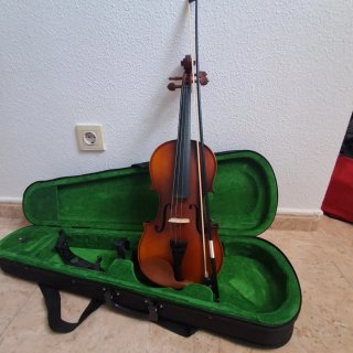 Violín Thomann 4/4 con funda, arco y atril