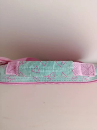 Maletín escolar rosa con bandolera