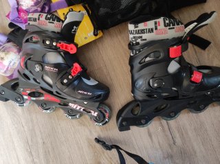 Patines ajustables, casco y protecciones